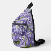 Paarse Delphinium Bloesems Bloemstuk Sling Bag (Rechterhoek)