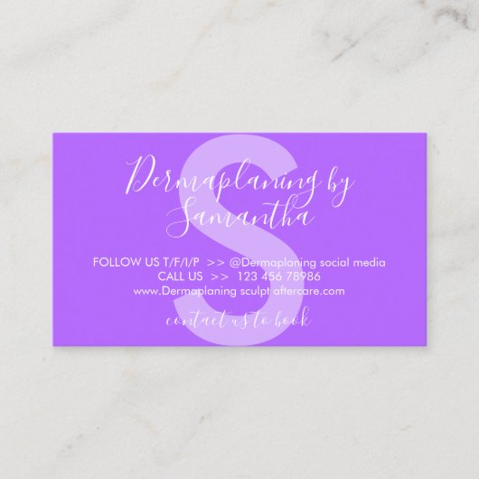Paarse dermaplaning nazorginstructies visitekaartje (Voorkant)