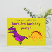 Paarse dinosaurusfeestdag kaart (Staand voorkant)