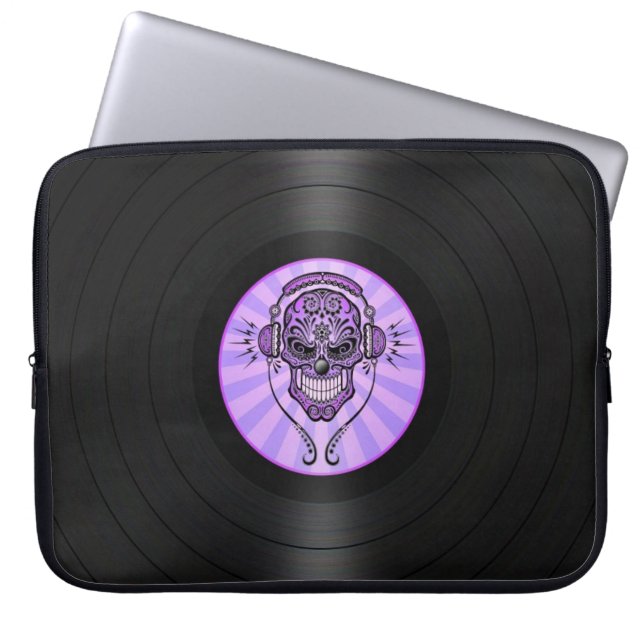 Paarse Dj Sugar Skull op vinylplaat Grafisch Laptop Sleeve (Voorkant)