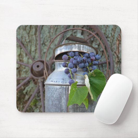 Paarse druiven in melkpitcher muismat (Met muis)