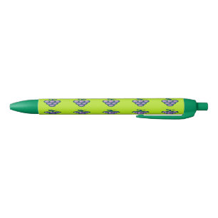 Paarse druiven op groen zwarte inkt pen