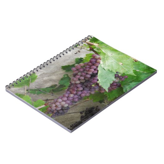 Paarse druiven op wijn notitieboek (Linkerzijde)