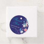 Paarse een kleine parel onder het zeeen baby showe bedankjes labels (In situ)