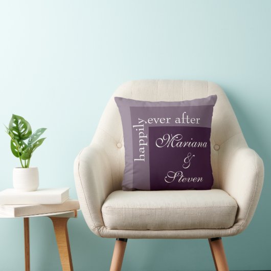 Paarse Eenvoudige Moderne Chic Script Bruiloft Kussen (Stoel)