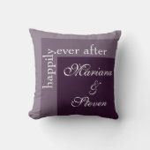 Paarse Eenvoudige Moderne Chic Script Bruiloft Kussen (Voorkant)
