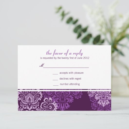 Paarse Eggplant Damask Wedding Response Kaart (Staand voorkant)