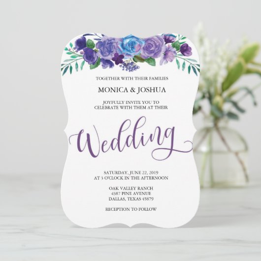 Paarse en Blauwe Bloemen Huwelijksuitnodiging Kaart (Staand voorkant)