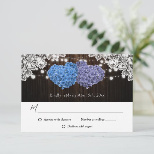 Paarse en blauwe bruiloft RSVP kaartje (Staand voorkant)