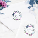 Paarse en blauwe Floral Wedding Envelope / Favor Ronde Sticker<br><div class="desc">Elegant monogrammed bruiloftsenvelop verzegelt of bevoordeelt sticker met prachtige waterverf florale details in een mooi mengsel van paarse en blauwe tinten. Midden in wit met initialen en tweede tekstlijn in blauwe toon. Twee grootteopties en verscheidene vormopties om van te kiezen. De de tekstlijn van de bodem kan voor de datum...</div>