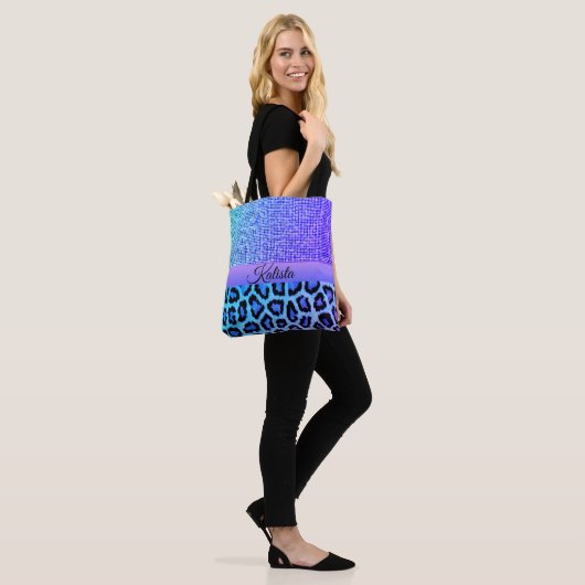 Paarse en blauwe luipaard en Pixels gepersonalisee Tote Bag (Op model)