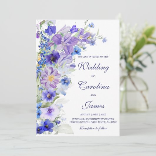 Paarse en blauwe rustieke Wildflower bruiloft Kaart (Staand voorkant)