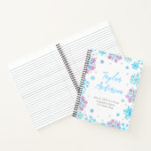 Paarse en Blauwe Sneeuwvlokken Geboortestatistieke Notitieboek (Binnen)