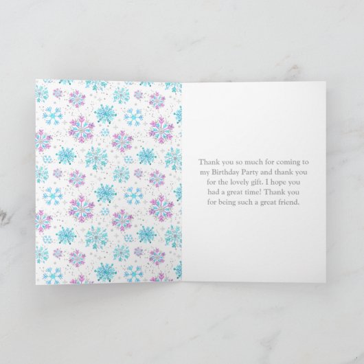 Paarse en blauwe sneeuwvlokken verjaardagsfeestje bedankkaart (Binnen)