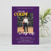 Paarse en Gele Atleet Basketbal Afstuderen Kaart (Staand voorkant)