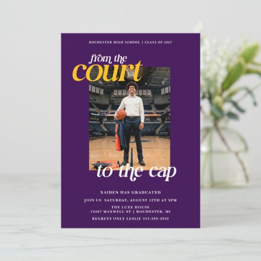 Paarse en Gele Atleet Basketbal Afstuderen Kaart (Staand voorkant)