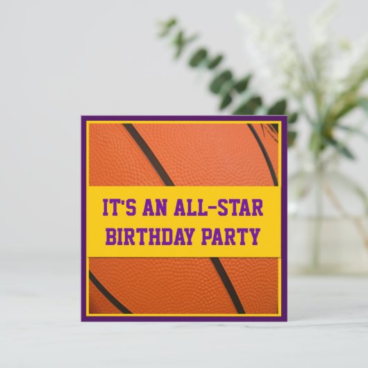 Paarse en gele Basketball Birthday Party Kaart (Staand voorkant)
