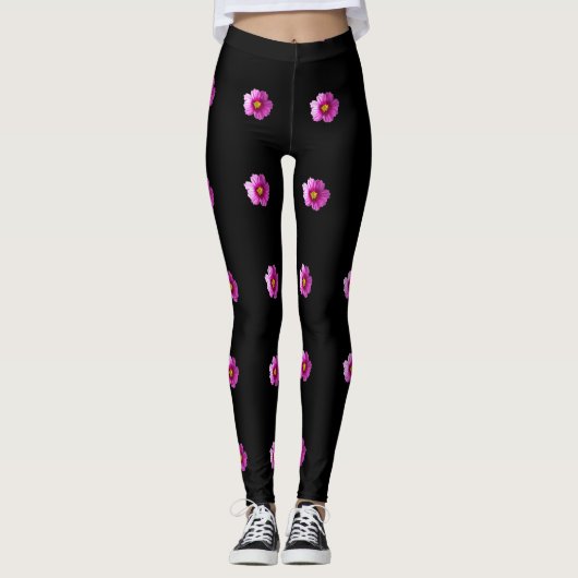 Paarse en gele Cosmos bloemen op zwarte leggings (Voorkant)