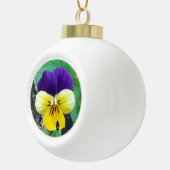 Paarse en gele Pansy Keramische Bal Ornament (Rechts)