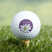 Paarse en gele Whimsical Daisy Add Name Golfballen (Insitu Shirt)