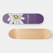 Paarse en gele whimsical Daisy Script-tekst Skateboard (Horizontaal)