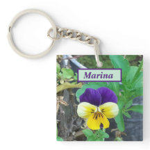 Paarse en gele zgn. Acrylsleutelring