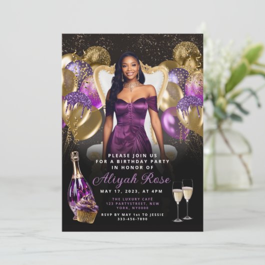 Paarse en gouden ballonnen koninklijke verjaardags kaart (Staand voorkant)