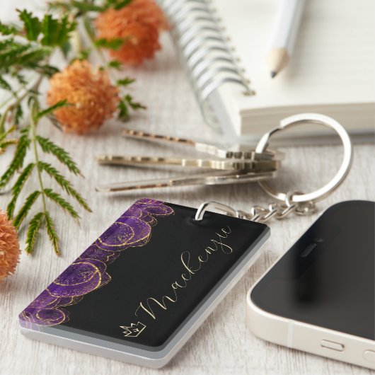 Paarse en gouden Elegant Script gepersonaliseerd Sleutelhanger (Voorkant Rechts)