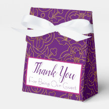 Paarse en gouden gunst doos