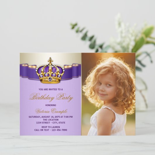 Paarse en gouden prinses verjaardagsfeestje kaart (Staand voorkant)