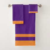 Paarse en gouden sport team kleuren badhanddoek se bad handdoek (Insitu)
