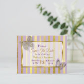 Paarse en gouden vlinder Save the Date Briefkaarte Aankondigingskaart (Staand voorkant)