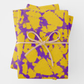 Paarse en goudkleurige kleuren inpakpapier vel (In situ)