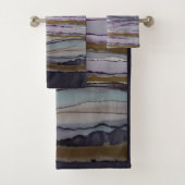 Paarse en goudstrips Modern Bad Handdoek (Insitu)