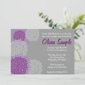 Paarse en grijze Dahlia Baby shower Uitnodiging (Staand voorkant)