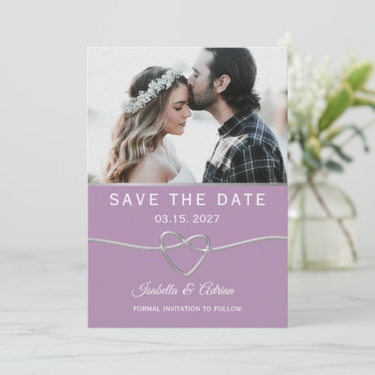 Paarse en grijze fotobruiloft save the date (Staand voorkant)