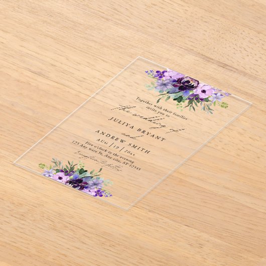 Paarse en groene bloemenbruiloft acryl uitnodigingen (Laagn)