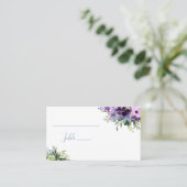 Paarse en groene bloemeneenvoudige bruiloft plaatskaartje (Staand voorkant)