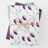 Paarse en groene bloemige inpakvellen inpakpapier vel (In situ)