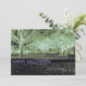 Paarse en groene Halloween Party enge Bossen Kaart (Staand voorkant)