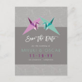 Paarse en groene papieren kranen besparen de datum aankondigingskaart (Voorkant)