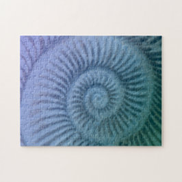 Paarse en groene spiraalvormige Ammonite Fossil Ar Legpuzzel