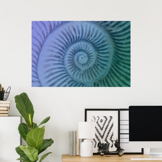 Paarse en groene spiraalvormige Ammonite Fossil Ar Poster (Thuiskantoor)