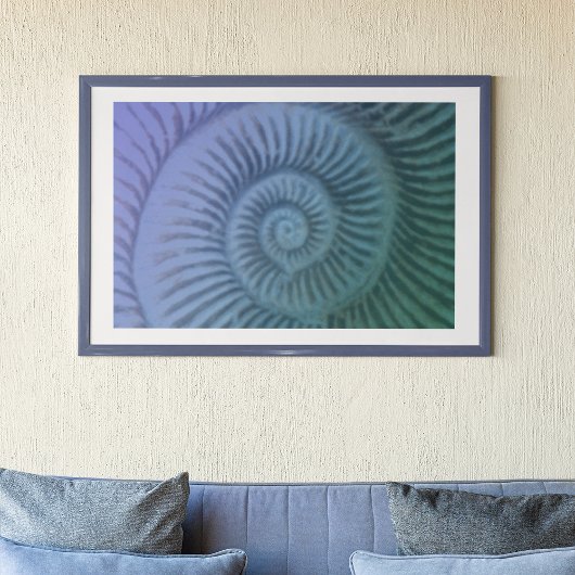 Paarse en groene spiraalvormige Ammonite Fossil Ar Poster