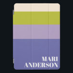 Paarse en groene strepen moderne gepersonaliseerde iPad pro cover<br><div class="desc">Bescherm uw technologie in stijl met deze Schattigee Paarse en groene strepen Modern gepersonaliseerde iPad Cover! Met een speels gestreept ontwerp in levendig paars en groen, voegt deze hoes een vleugje persoonlijkheid toe aan je iPad, terwijl hij modern en leuk blijft. Ideaal voor studenten, professionals of iedereen die houdt van...</div>