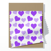 Paarse en lavendel harten op wit stof