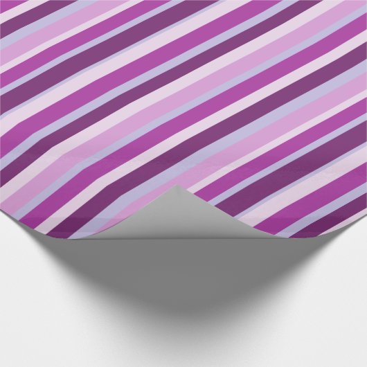 Paarse en lavender Striped Gift Wrap Cadeaupapier (Hoek)