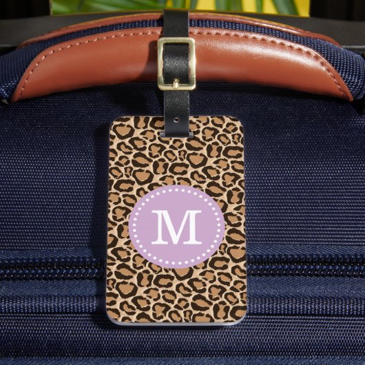 Paarse en Leopard Print Custom Monogram Bagagelabel (Voorkant Insitu 2)
