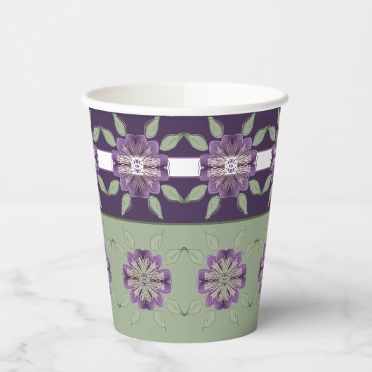 Paarse en lichtgroene papieren bekers (Links)