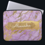 Paarse en marmeren met goudfolie en glitter laptop sleeve<br><div class="desc">Paarse Lavendar en Marmer met Goudfolie en Glitter Elegant Monogram Naam Hoesje. Dit hoesje kan worden aangepast om uw voornaam op te nemen.</div>